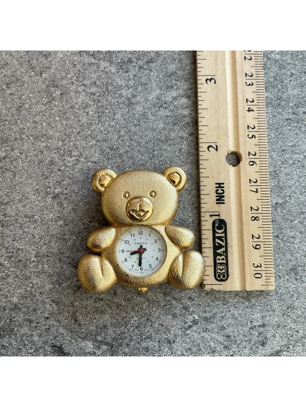 DINEIFA Teddy Bear Mini Desk Watch 42mm Gold Tone Figurine Novelty A8